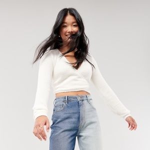 NWT Hollister multi-way eyelash wrap sweater